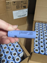 Load image into Gallery viewer, NEW Samsung INR18650-33G 3150mah 18650 Cells Box of 100